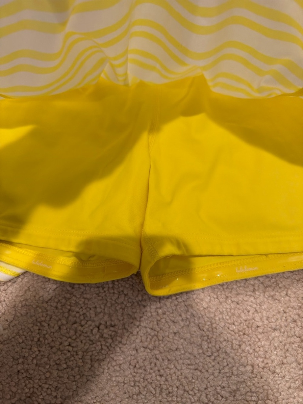 Lululemon athletica Run Yellow & white Striped Track Attack Skort sz 2 - Picture 5 of 7